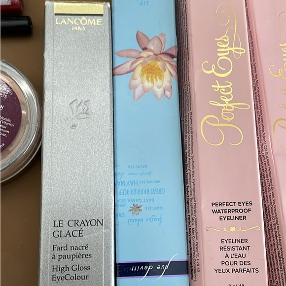 Variety of mostly NWT makeup - Picture 5 of 11